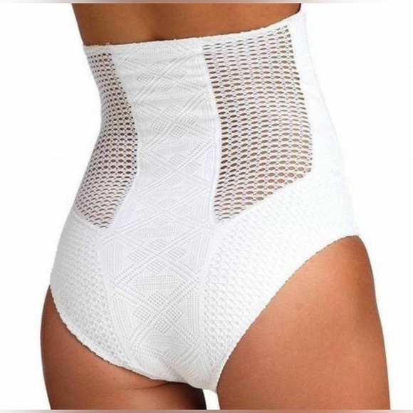 Vitamin A Crochet Celeste Maillot One Piece Swimsuit White size Large NWOT - Picture 2 of 6